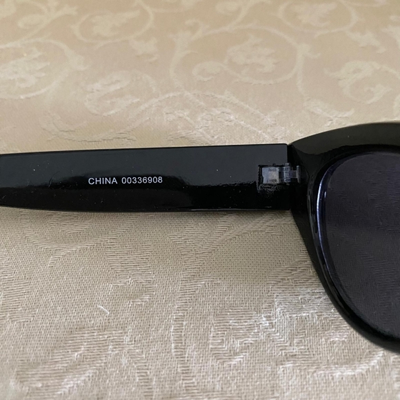 Cat-Eye Full Rim Sunglasses - Picture 6 of 7